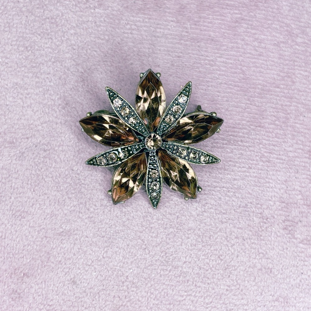 700. Glass Brown Bronze Floral Crystal Brooch
